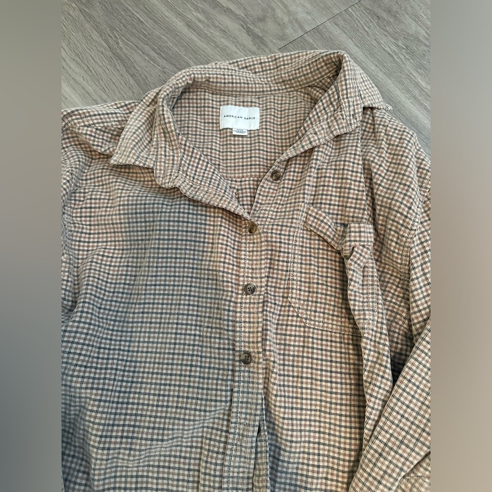 Button up top - Picture 3 of 4